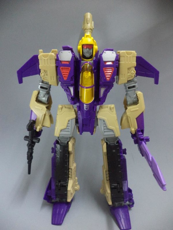 New Transformers Generations Blitzwing Versus Springer Images Show Triple Changer Awesomeness  (20 of 49)